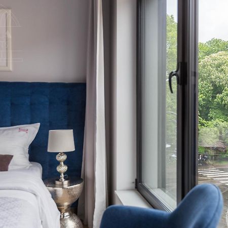 Modern View Of Planty Park Apartment Krakow Ngoại thất bức ảnh