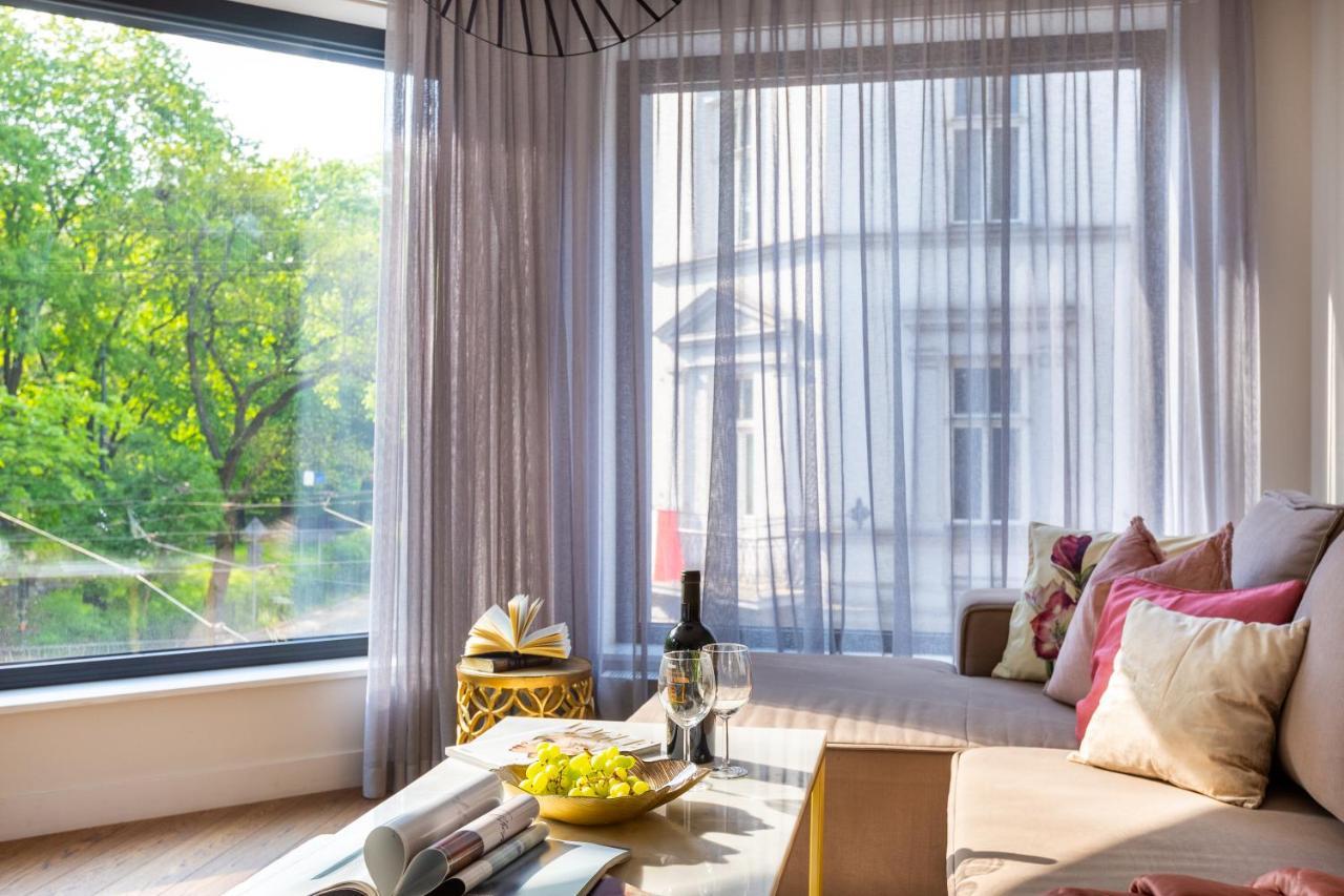 Modern View Of Planty Park Apartment Krakow Ngoại thất bức ảnh