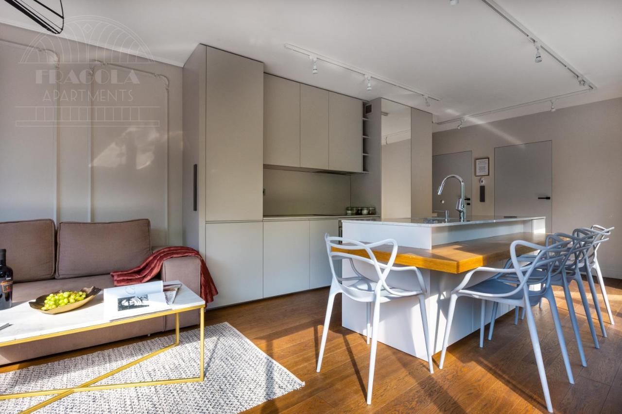 Modern View Of Planty Park Apartment Krakow Ngoại thất bức ảnh
