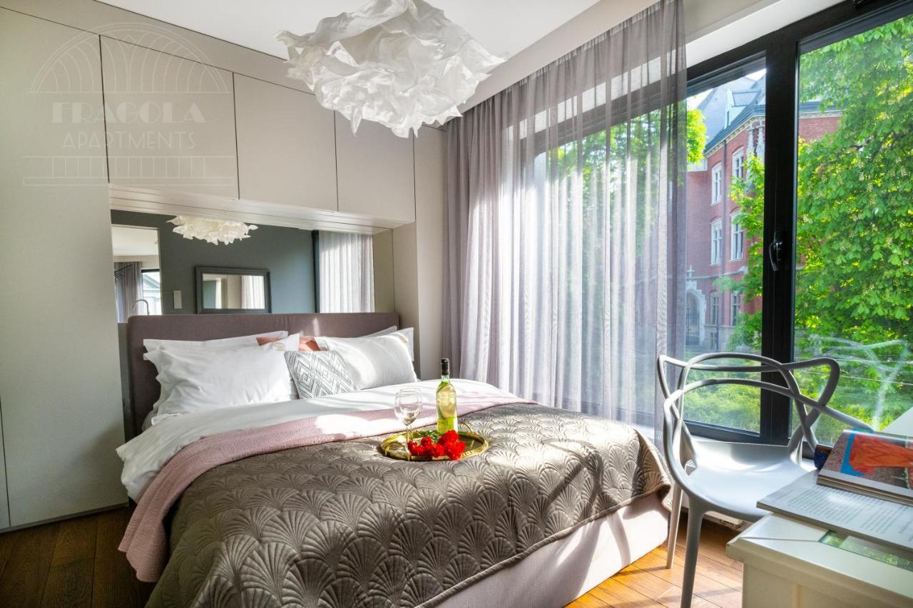Modern View Of Planty Park Apartment Krakow Ngoại thất bức ảnh