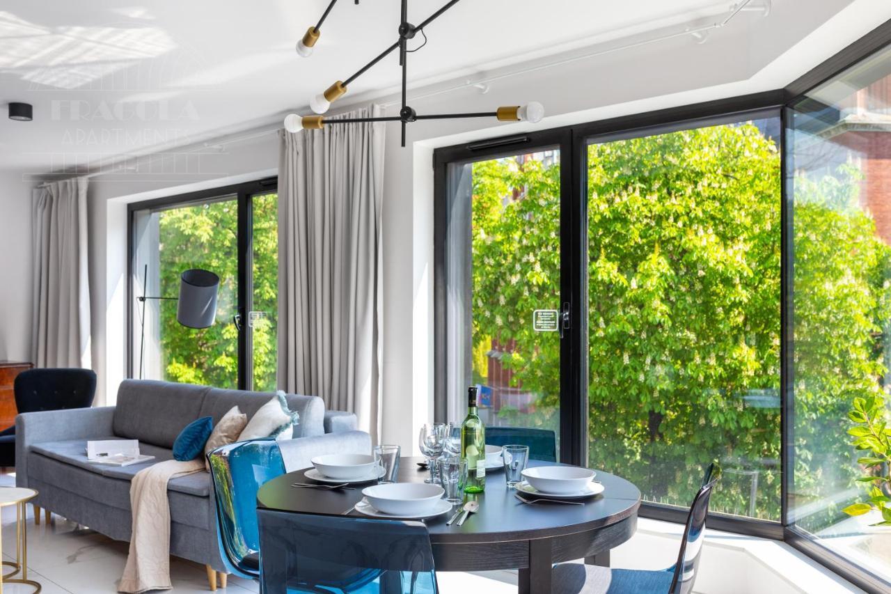 Modern View Of Planty Park Apartment Krakow Ngoại thất bức ảnh