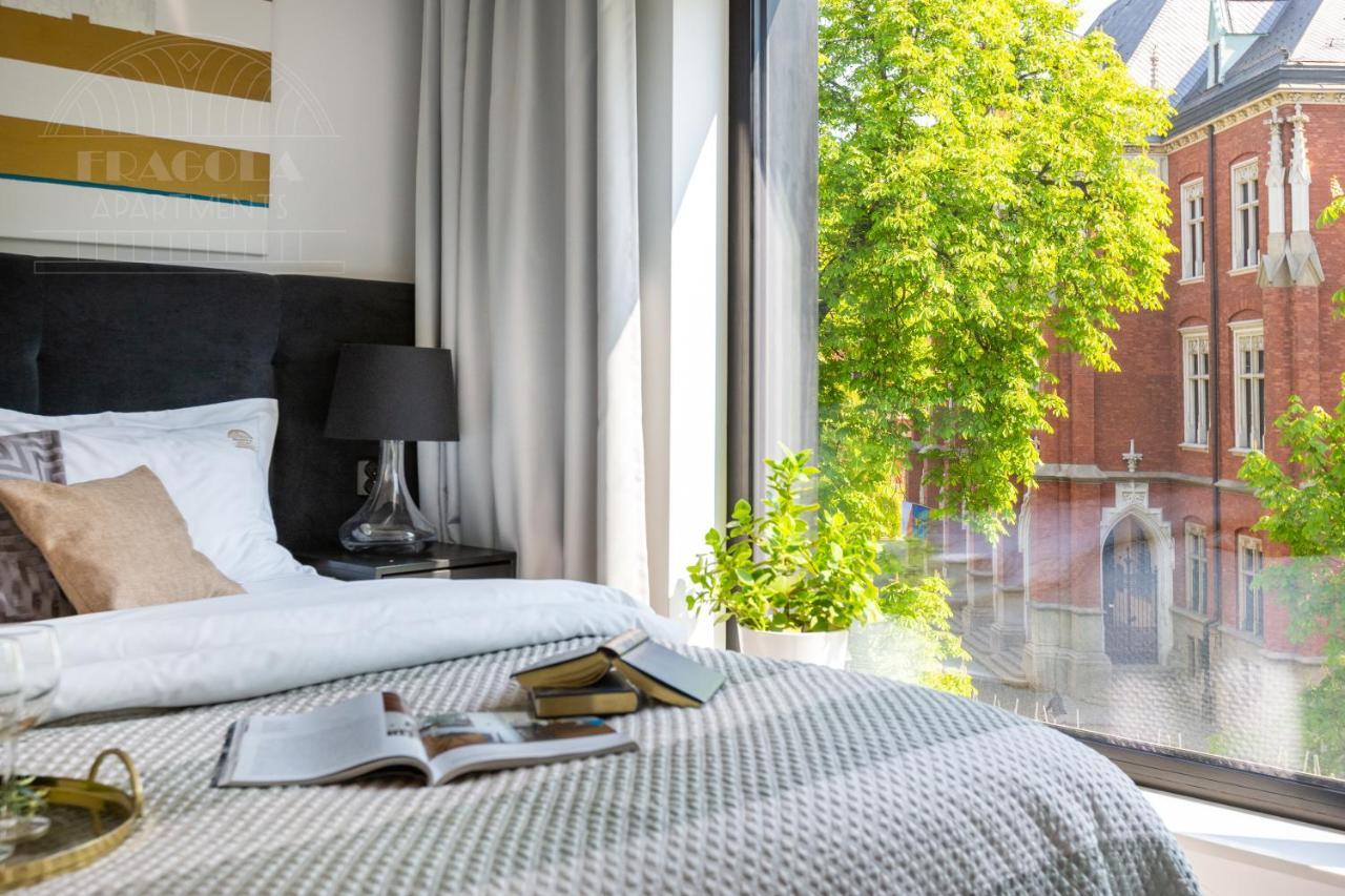 Modern View Of Planty Park Apartment Krakow Ngoại thất bức ảnh