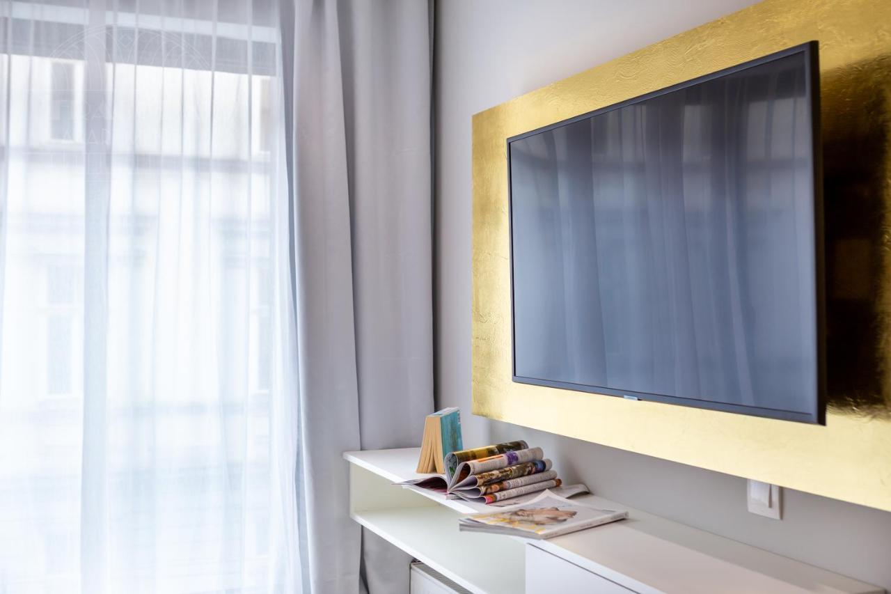 Modern View Of Planty Park Apartment Krakow Ngoại thất bức ảnh