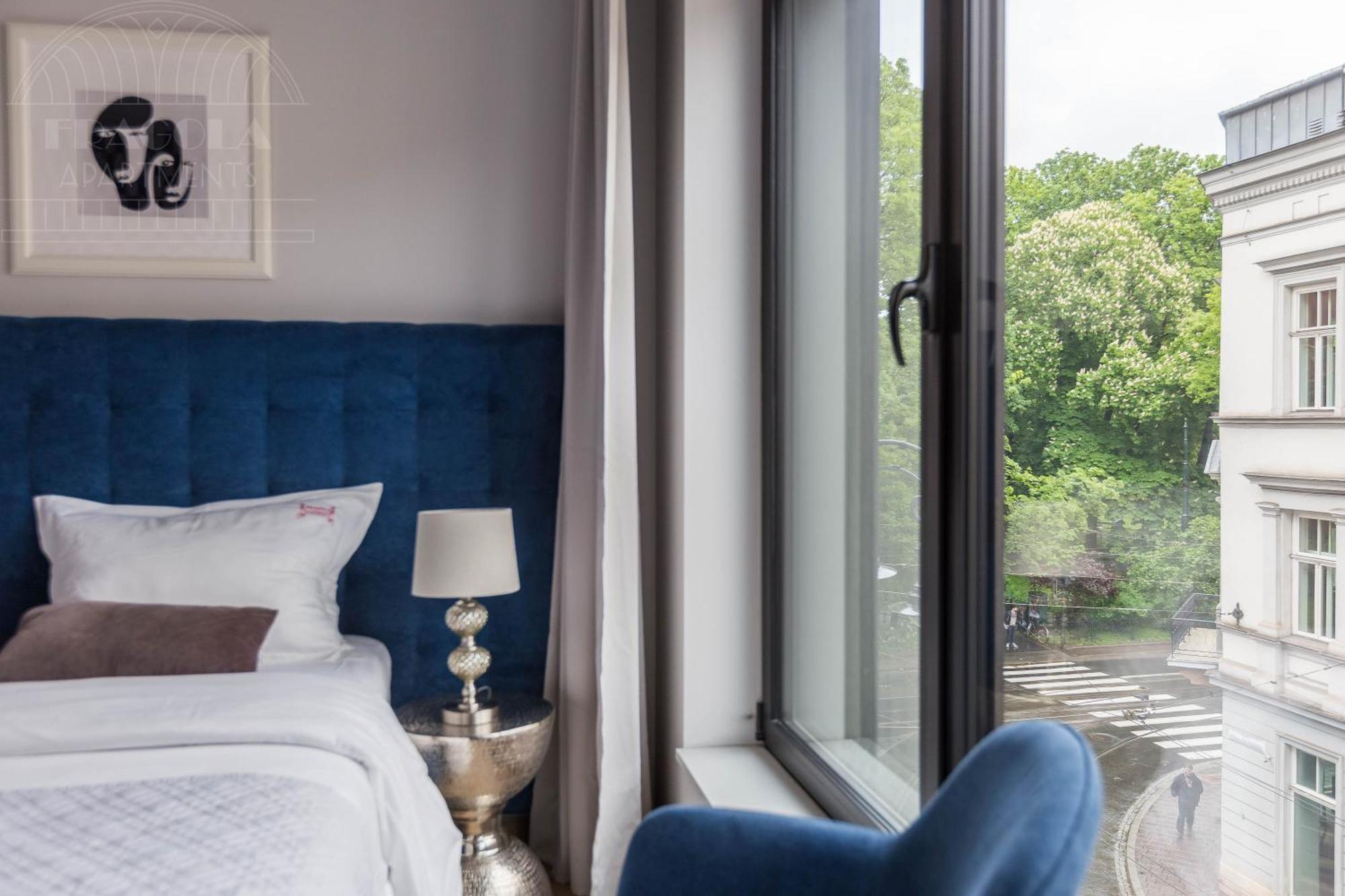Modern View Of Planty Park Apartment Krakow Ngoại thất bức ảnh