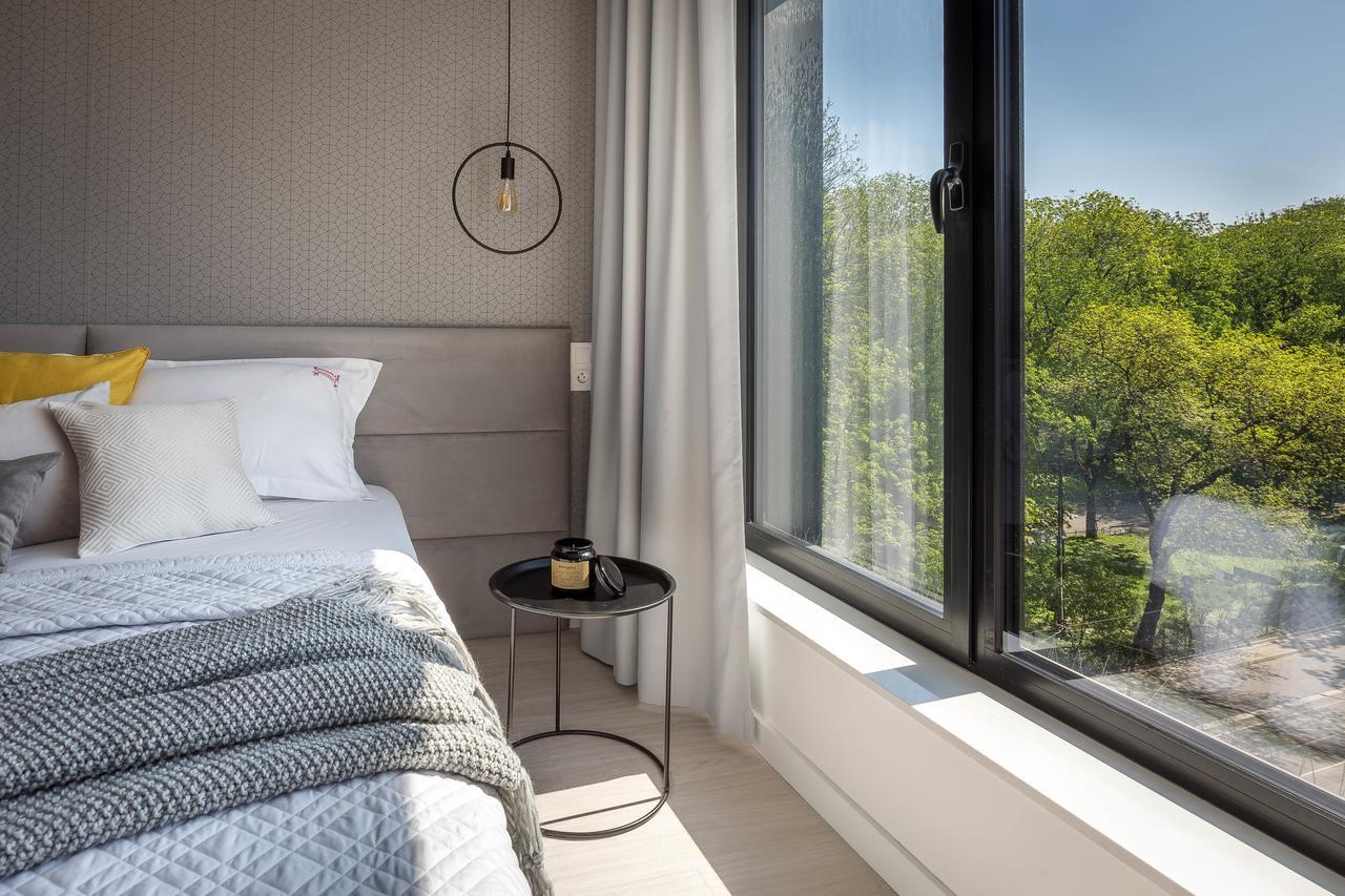 Modern View Of Planty Park Apartment Krakow Ngoại thất bức ảnh