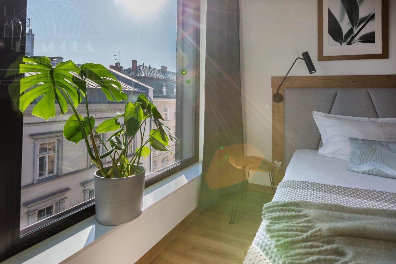 Modern View Of Planty Park Apartment Krakow Ngoại thất bức ảnh