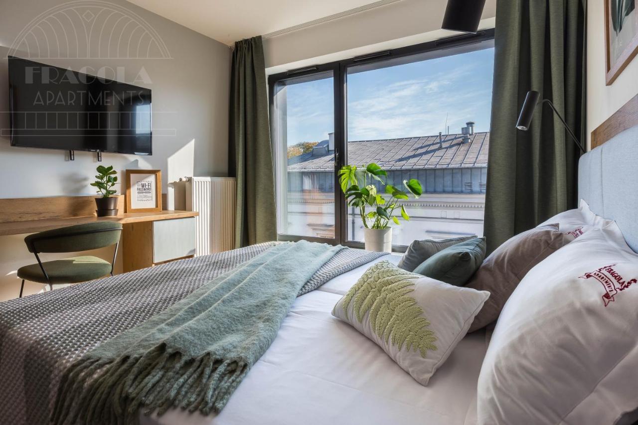 Modern View Of Planty Park Apartment Krakow Ngoại thất bức ảnh