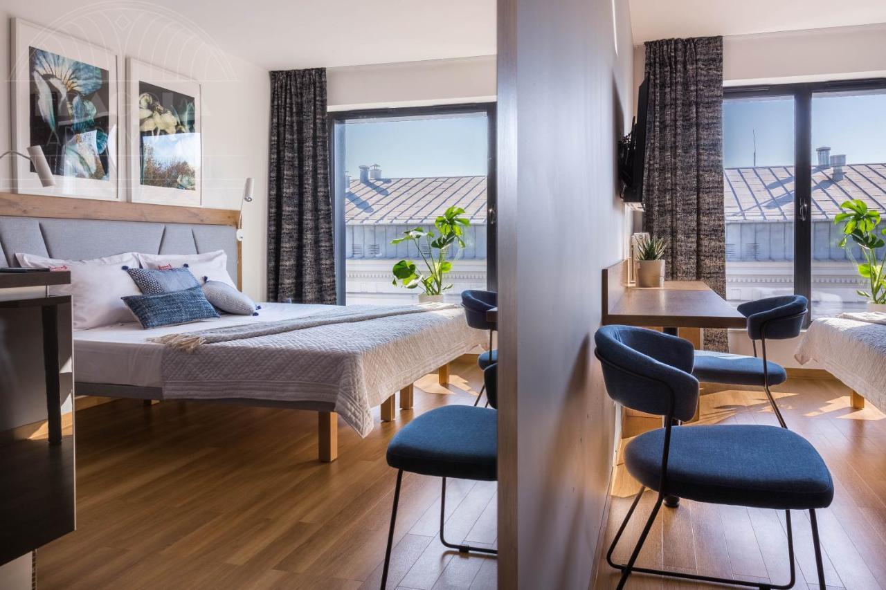 Modern View Of Planty Park Apartment Krakow Ngoại thất bức ảnh