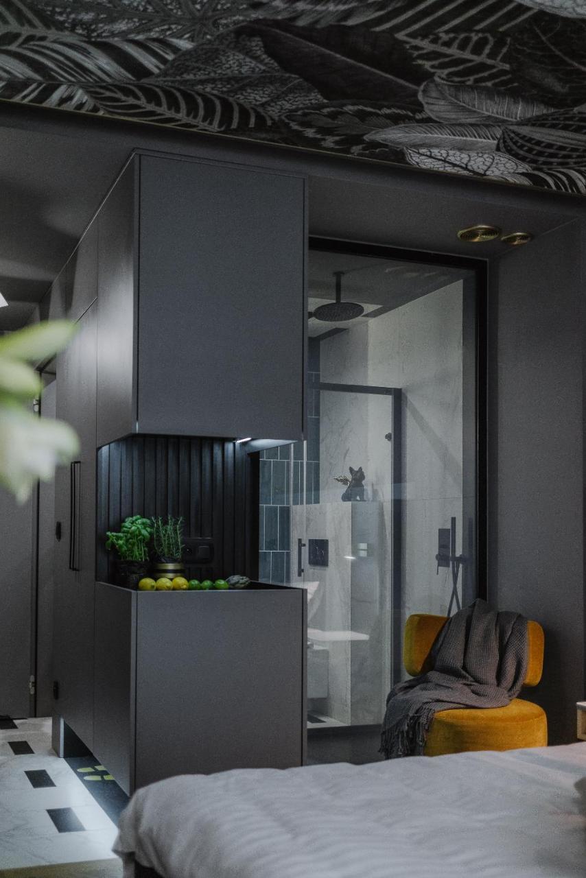 Modern View Of Planty Park Apartment Krakow Ngoại thất bức ảnh